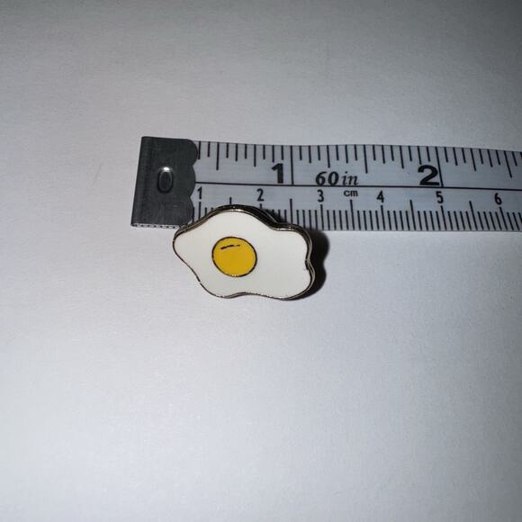 Small Egg Pin Brooch - Picture 1 of 2